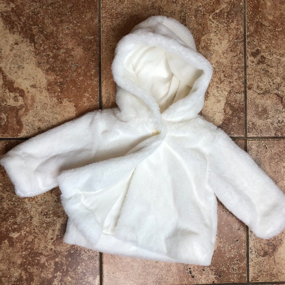 Old Navy Faux Fur Hooded Swing Coat (3-6 months)